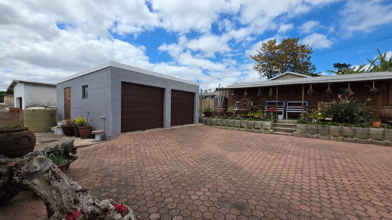 4 Bedroom Property for Sale in Albertinia Western Cape